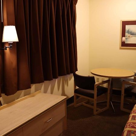 Tiki Lodge Motel スポーケン エクステリア 写真