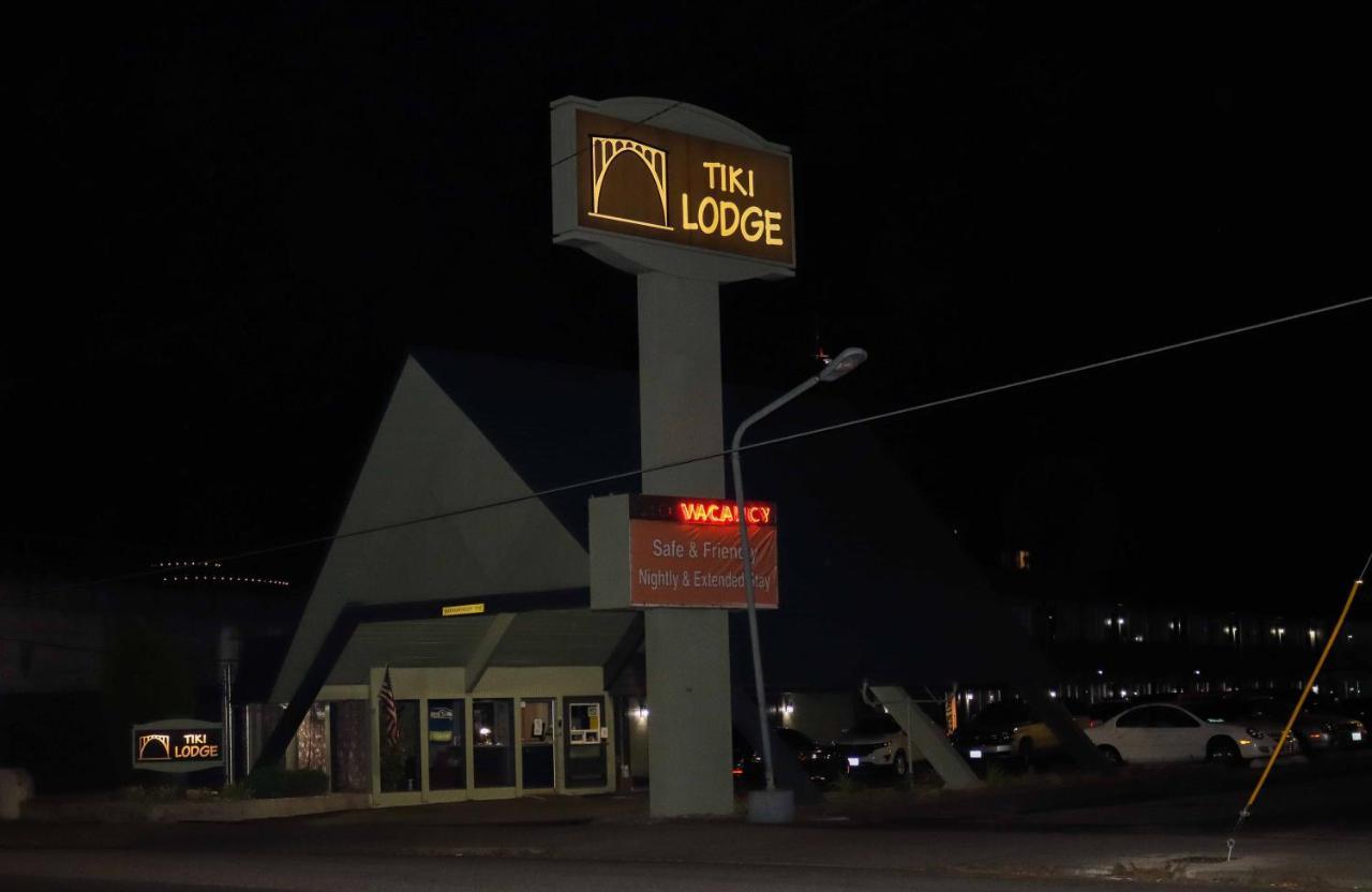 Tiki Lodge Motel スポーケン エクステリア 写真