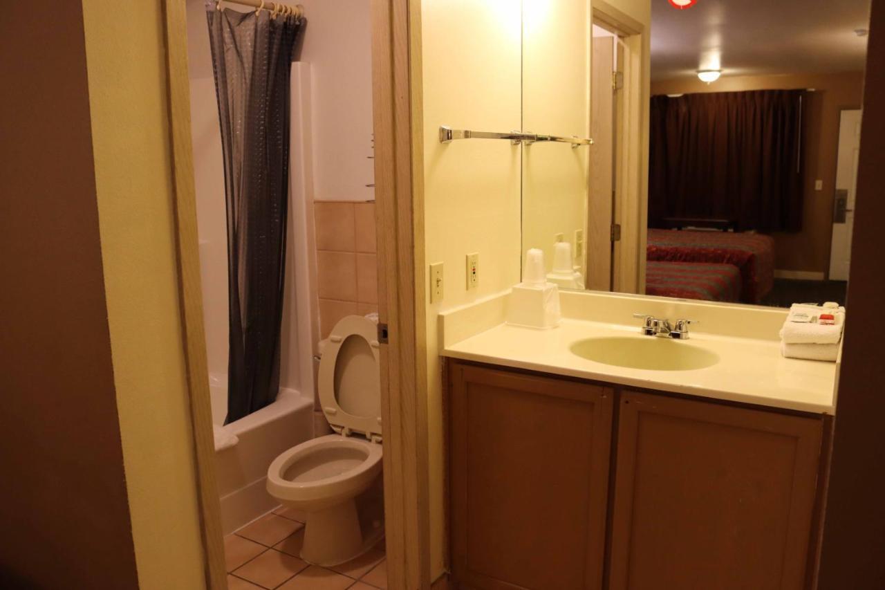Tiki Lodge Motel スポーケン エクステリア 写真