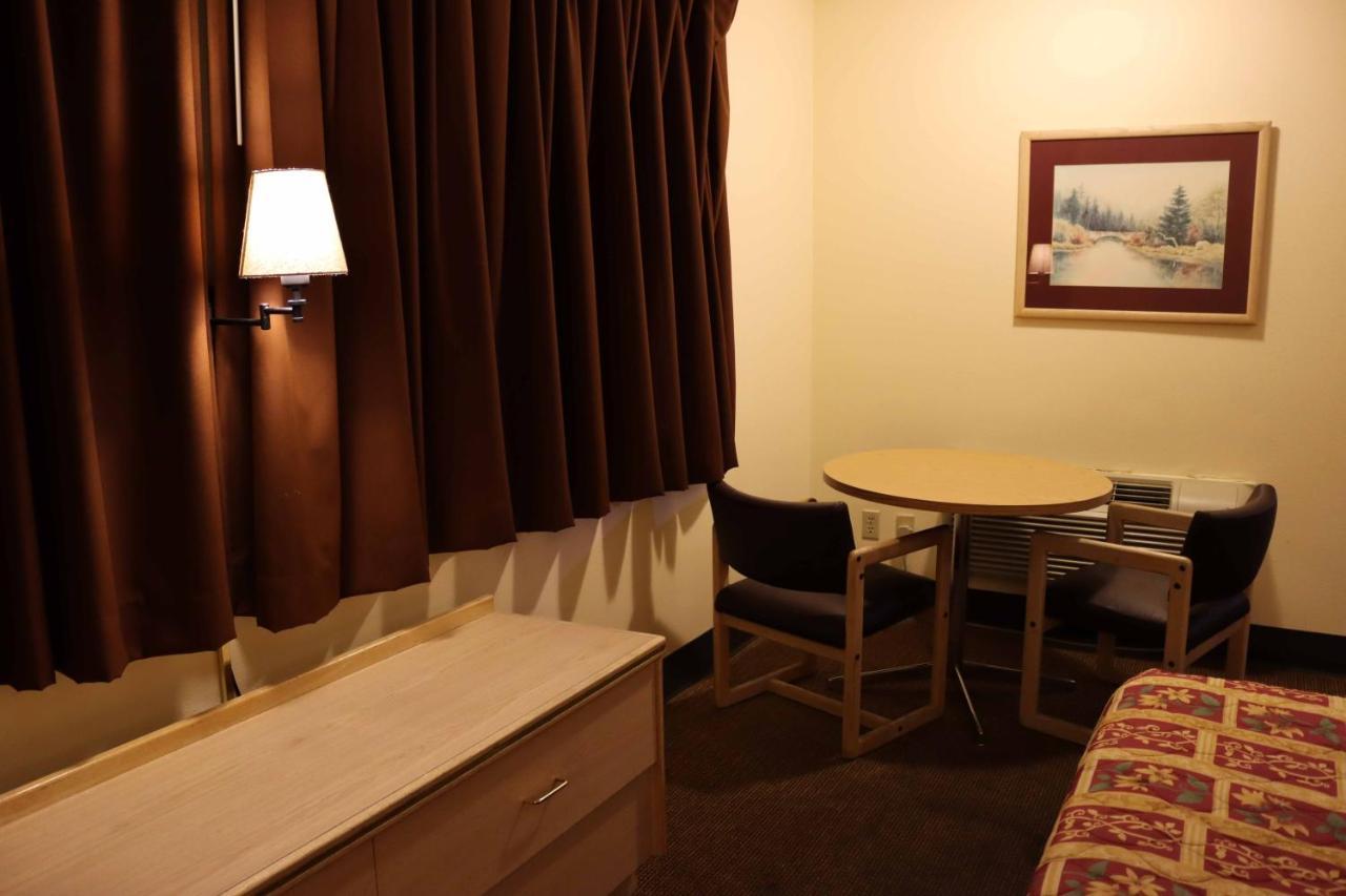 Tiki Lodge Motel スポーケン エクステリア 写真
