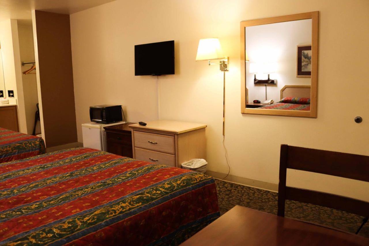 Tiki Lodge Motel スポーケン エクステリア 写真