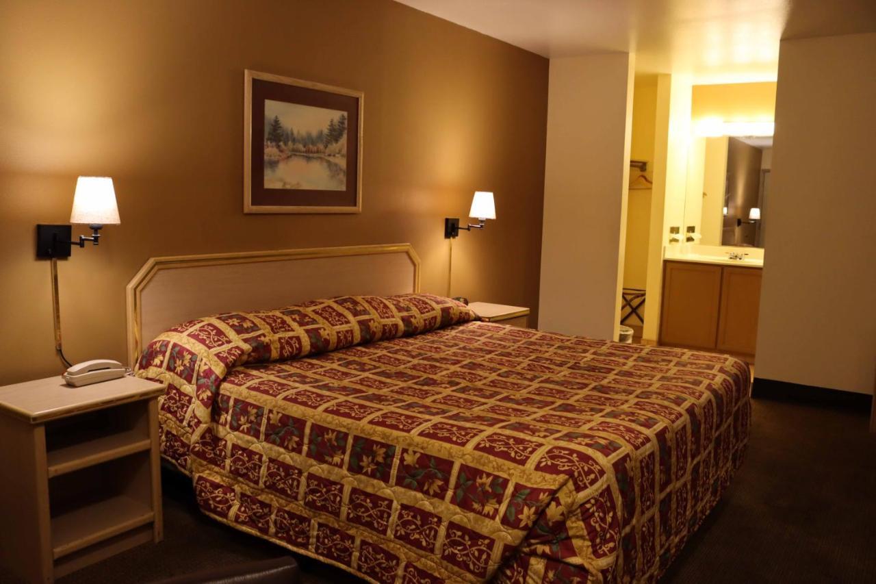 Tiki Lodge Motel スポーケン エクステリア 写真